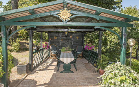 Villa Ombrosa 8: Jardin, Belvédère, Ombre, Pot De Fleur, Structure En Plein Air, Plante D'Appartement, Pavillon, Pergola, Patio, Cour