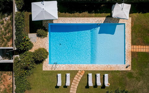Villa Demal 8+2: Piscine, Bleu, Recours, Composite, Loisir, Mobilier De Jardin, Ombre, Eco Hôtel, Thermes, Caractéristique De L'Eau