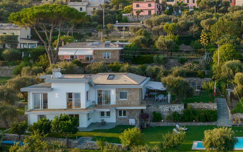 Villa Scirocco 10+2: Bâtiment, Zone Résidentielle, Maison, Domicile, Toit, Quartier, Biens, Établissements Humains, Zone Rurale, Banlieue