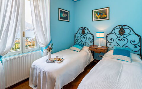 Villa la Dolce 8: Meubles, Design Intérieur, Chambre, Lit, Sol, Bois, Sol, Literie, Linge, Drap De Lit