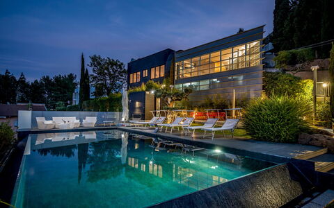 Villa Relax 12+2: Piscine, Recours, Caractéristique De L'Eau, Eco Hôtel, Jardin, Aménagement Paysager, Biens, Miroir D'Eau, Hôtel, Villa