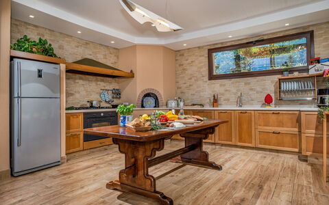 Villa Provenza 12+4: Meubles, Design Intérieur, Sol, Cuisine, Bois, Comptoir, Plafond, Sol, Cabinetry, Électroménager