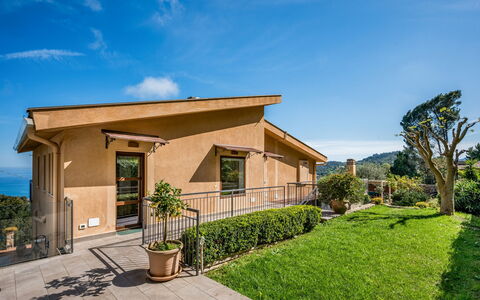 Villa Provenza 12+4: Domicile, Maison, Zone Résidentielle, Toit, Chalet, Porche, Biens, Balcon, Eco Hôtel, Ferme
