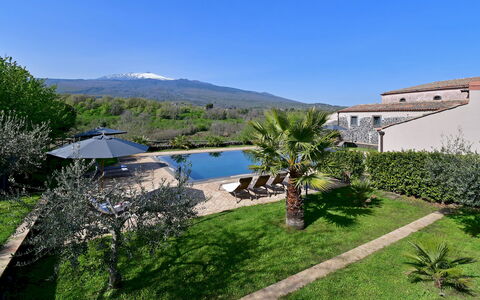 Villa Terre Normanne 10: Piscine, Recours, Biens, Miroir D'Eau, Caractéristique De L'Eau, Eco Hôtel, Hacienda, Villa, Réflexion, Ville Resort