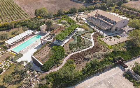 Villa Majoli 9: Zone Résidentielle, Biens, Domicile, Toit, Piscine, Lot Terre, Jardin, Aménagement Paysager, Manoir, Recours