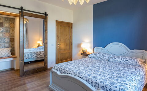 Casale Bella Vita 8+4: Meubles, Design Intérieur, Chambre, Lit, Sol, Sol, Bois, Pièce, Drap De Lit, Literie