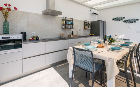 Villa Sabbie Rosse 6: Cuisine, Comptoir, Meubles, Design Intérieur, Appareil De Cuisine, Sol, Principaux Appliance, Cabinetry, Domicile, Sol