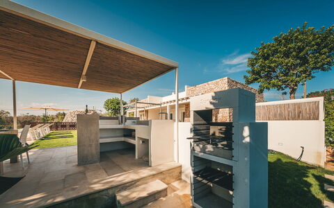 Villa la Pupazza 8: Design Urbain, Composite, Ombre, Aménagement Paysager, Daylighting, Balcon, Arrière-Cour