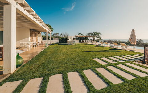 Villa la Pupazza 8: Paysage, Biens, Pelouse, Jardin, Ombre, Aménagement Paysager, Manoir, Recours, Hacienda, Cour