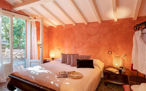 Villa Corallina 12: Meubles, Lit, Design Intérieur, Chambre, Mur, Drap De Lit, Bois, Literie, Sol, Sol