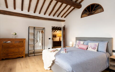 Terra di Siena 14: Meubles, Lit, Design Intérieur, Chambre, Mur, Sol, Literie, Sol, Drap De Lit, Pièce