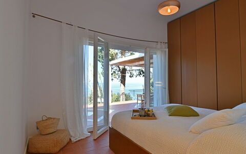 Villa Armonia 8: Meubles, Design Intérieur, Bois, Sol, Chambre, Sol, Lit, Éclairage, Domicile, Plafond