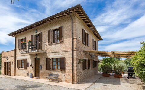 Casa Eusebia 8+2: Fenêtre, Bâtiment, Maison, Zone Résidentielle, Porte, Domicile, Façade, Architecture, Toit, Chalet