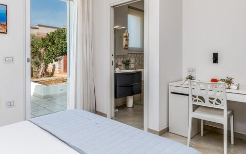 Villa i Chiani 8: Domicile, Design Intérieur, Appartement, Sol, Recours, Balcon, Électroménager, Plante D'Appartement, Cabinetry, Hôtel