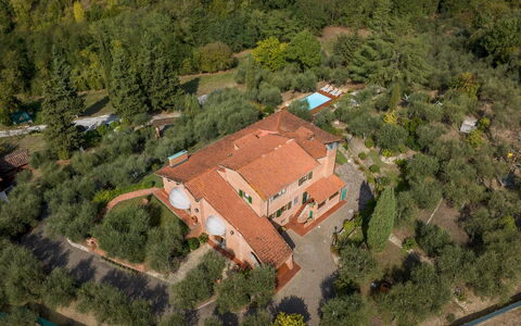 Villa Adisa 8: Zone Résidentielle, Maison, Architecture, Biens, Toit, Paysage, Domicile, Établissements Humains, Zone Rurale, Chalet