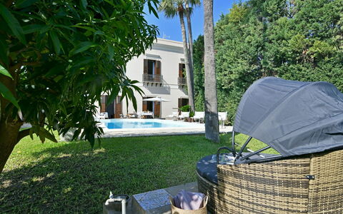 Villa Afrodite 8: Piscine, Recours, Biens, Hacienda, Ombre, Eco Hôtel, Mobilier De Jardin, Villa, Balancelle, Chaise