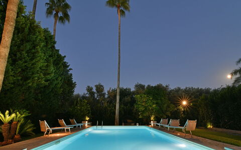 Villa Afrodite 8: Piscine, Recours, Mobilier De Jardin, Eco Hôtel, Ombre, Loisir, Thermes, Hôtel, Balancelle