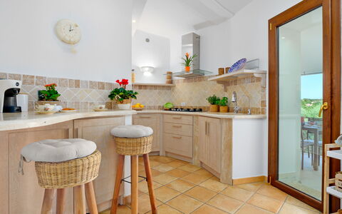 Villa la Marina 5+1: Design Intérieur, Meubles, Bois, Sol, Sol, Comptoir, Cuisine, Plafond, Domicile, Pièce