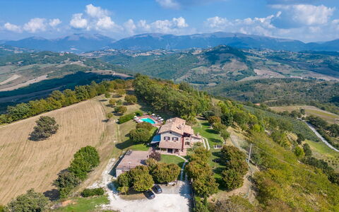 Tenuta Montiepoli 12+3: Montagnes Relief, Colline, Montagne, Paysage Naturel, Montagnes, Prairie, Paysage, Station De Montagne, Zone Rurale, Chaîne De Montagnes