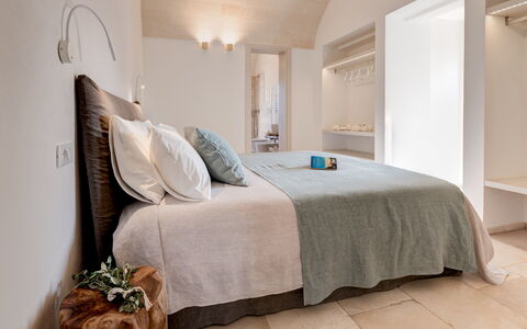 Villa Belkis 6: Design Intérieur, Mur, Meubles, Sol, Plafond, Sol, Chambre, Lit, Domicile, Éclairage
