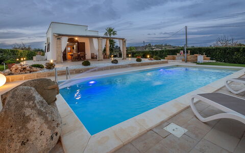 Villa Serena 4: Bleu, Piscine, Recours, Composite, Loisir, Caractéristique De L'Eau, Biens, Eco Hôtel, Hacienda, Villa