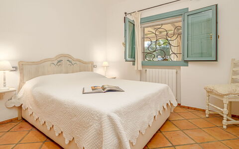 Villa Typha 10: Meubles, Design Intérieur, Chambre, Mur, Lit, Sol, Sol, Bois, Plafond, Pièce