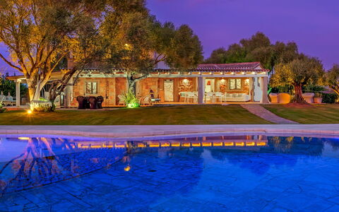 Villa Typha 10: Bleu, Piscine, Recours, Biens, Jardin, Hacienda, Eco Hôtel, Éclairage Paysager, Pelouse, Aménagement Paysager