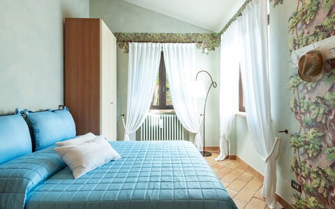 Villa Isotta 8+4: Meubles, Design Intérieur, Chambre, Lit, Sol, Sol, Pièce, Linge, Bois, Literie