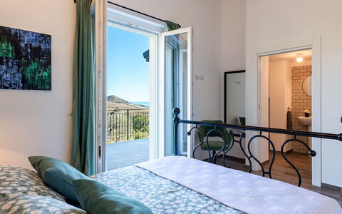Dimora Campo delle Mura 4+2: Meubles, Design Intérieur, Éclairage, Pièce, Sol, Domicile, Plafond, Appartement, Chaise, Chambre