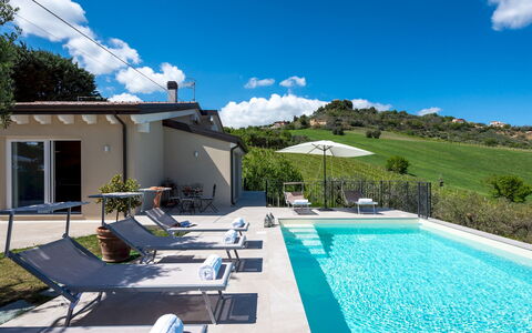 Dimora Campo delle Mura 4+2: Piscine, Recours, Zone Résidentielle, Mobilier De Jardin, Balancelle, Eco Hôtel, Biens, Villa, Thermes, Hacienda
