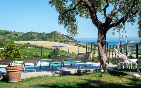 Dimora Campo delle Mura 4+2: Meubles, Mobilier De Jardin, Chaise, Ombre, Loisir, Pelouse, Jardin, Aménagement Paysager, Eco Hôtel, Cour