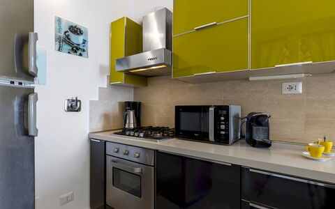 Villa Meraviglia 8: Appareil De Cuisine, Cuisine, Comptoir, Principaux Appliance, Cabinetry, Meubles, Cuisinière, Design Intérieur, Électroménager, Le Fourneau