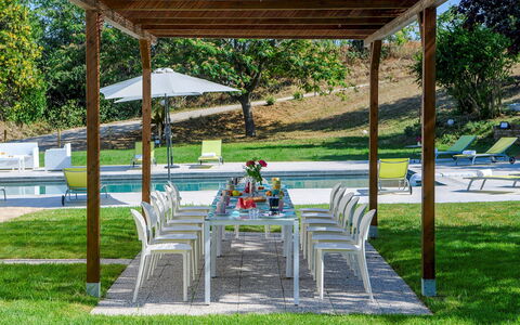 Villa Ardente 12+1: Meubles, Mobilier De Jardin, Chaise, Table, Ombre, Tableau De Plein Air, Jardin, Pelouse, Recours, Structure En Plein Air