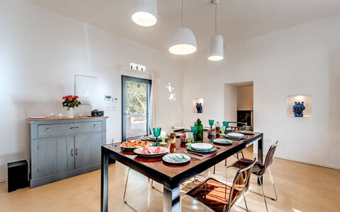 Casale di Amelì 5: Meubles, Design Intérieur, Sol, Mur, Chaise, Table, Salle À Manger, Table Cuisine Et Salle A Manger, Bois, Plafond