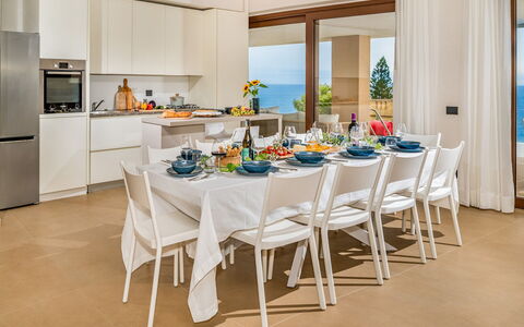 Villa Mulberry 10: Meubles, Table, Design Intérieur, Chaise, Table Cuisine Et Salle A Manger, Vaisselle, Salle À Manger, Restaurant, Pièce, Nappe De Table