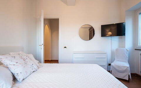 Tenuta Cavi 10: Lit, Design Intérieur, Meubles, Chambre, Literie, Mur, Drap De Lit, Sol, Sol, Bois