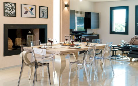 Dimora Solaris 6: Meubles, Sol, Design Intérieur, Chaise, Sol, Table, Table Cuisine Et Salle A Manger, Plafond, Salle À Manger, Verre