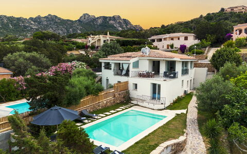 Villa la Maddalena 6+2: Bleu, Zone Résidentielle, Été, Maison, Piscine, Recours, Établissements Humains, Domicile, Vacances, Loisir