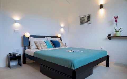 Casa Moros 6: Meubles, Lit, Design Intérieur, Chambre, Drap De Lit, Literie, Sol, Pièce, Sol, Textile