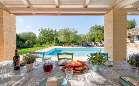 Trulli Italia 6+2: Meubles, Mobilier De Jardin, Chaise, Jardin, Ombre, Biens, Piscine, Aménagement Paysager, Recours, Patio