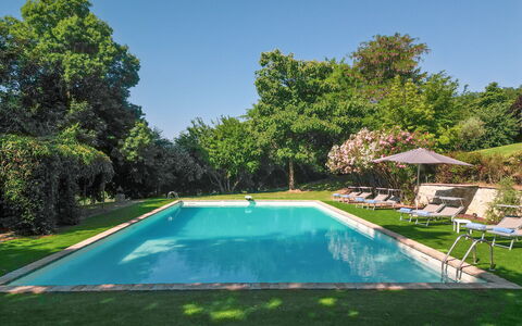 Dolce Collina 10: Piscine, Bleu, Arbre, Recours, Jardin, Ombre, Loisir, Eco Hôtel, Biens, Aménagement Paysager