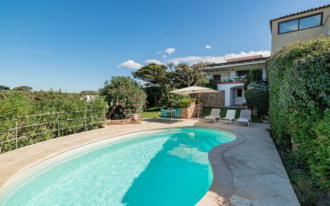 Villa Pitrizzina 8: Bleu, Piscine, Recours, Eco Hôtel, Biens, Mobilier De Jardin, Aménagement Paysager, Villa, Hacienda, Balcon