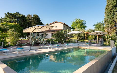Il Poggione 10: Piscine, Zone Résidentielle, Parapluie, Biens, Recours, Ombre, Aménagement Paysager, Hacienda, Jardin, Mobilier De Jardin