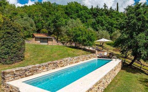 Villa Il Ritiro 8: Bleu, Piscine, Composite, Jardin, Aménagement Paysager, Arrière-Cour, Mur De Pierre, Dalle, Ferme, Caractéristique De L'Eau