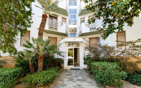 Margherita: Biens, Aménagement Paysager, Villa, Haie, Balcon