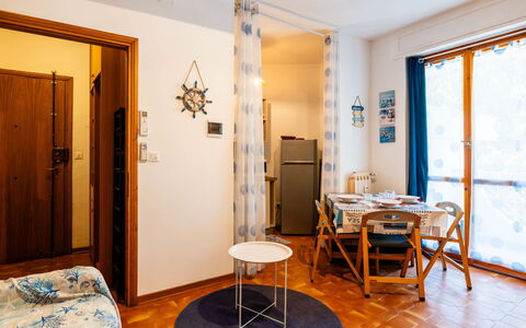 Margherita: Biens, Aménagement Paysager, Villa, Haie, Balcon