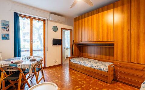 Margherita: Biens, Aménagement Paysager, Villa, Haie, Balcon