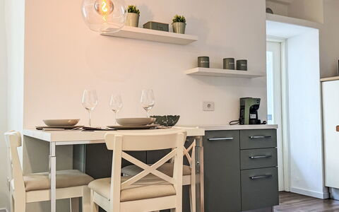 Genzianella Alpine Apartment: Biens, Aménagement Paysager, Villa, Haie, Balcon