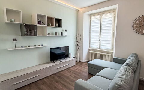 Genzianella Alpine Apartment: Biens, Aménagement Paysager, Villa, Haie, Balcon