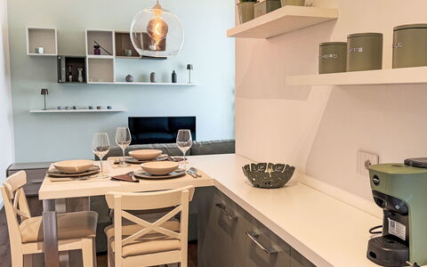 Genzianella Alpine Apartment: Biens, Aménagement Paysager, Villa, Haie, Balcon